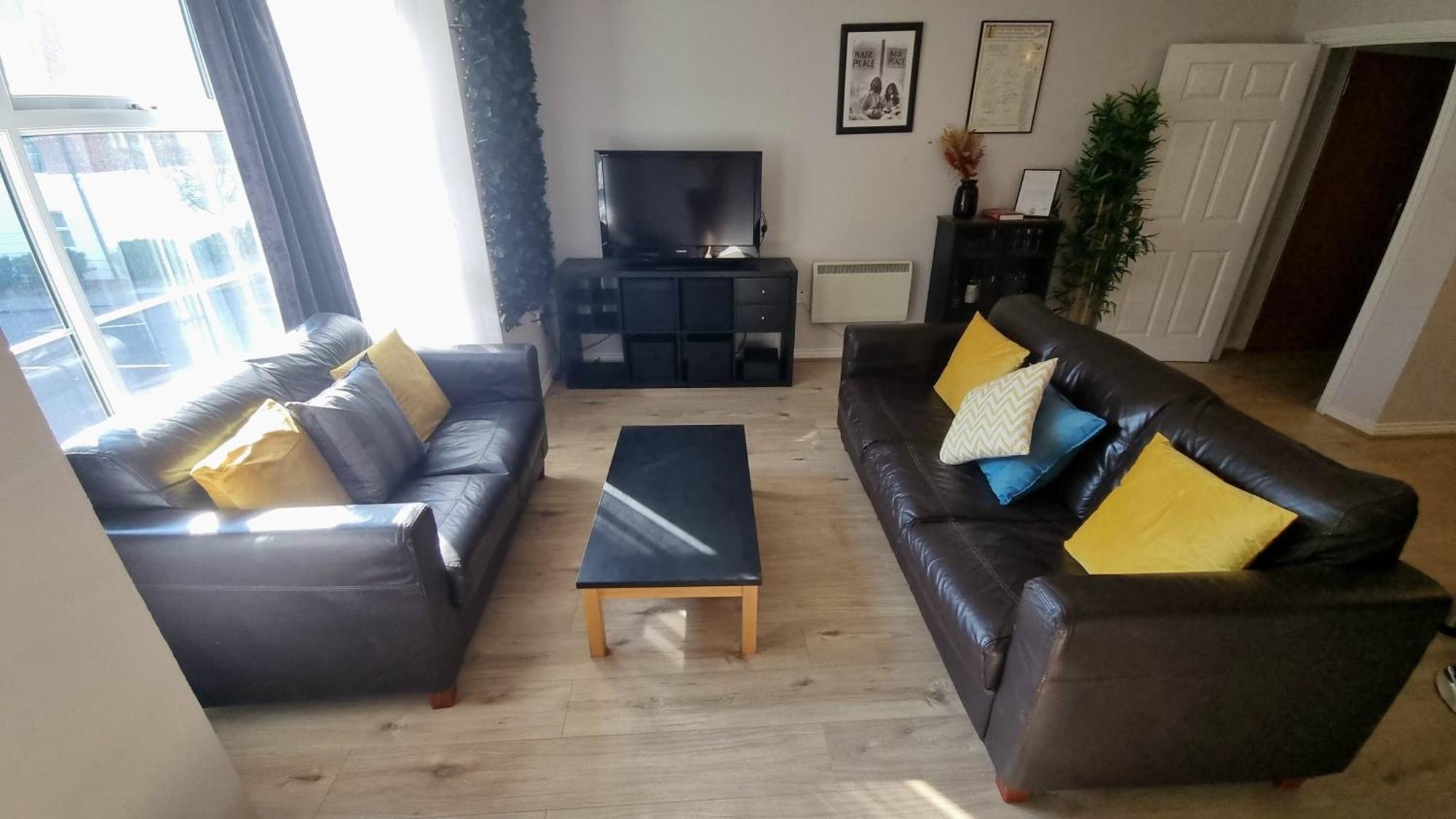 Ferienwohnung Cosy 2Br Modern Apt With Free Parking Liverpool Exterior foto